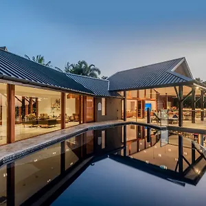Papillon On By Hiha , Hamilton Island Australia